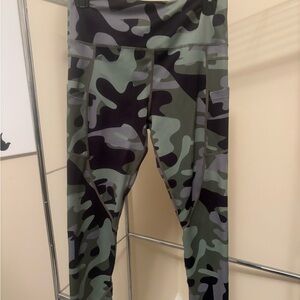 ZYIA Green and Black Camouflage Leggings